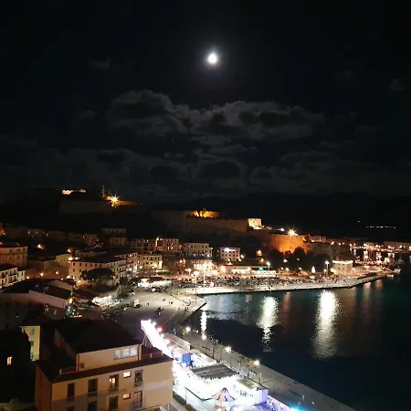 Mare Fuori شقة *